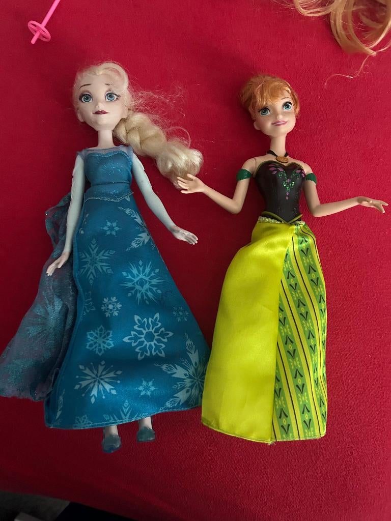 anna en elsa met geluid, Kinderen en Baby's, Speelgoed | Poppen, Ophalen of Verzenden, Gebruikt, Overige typen