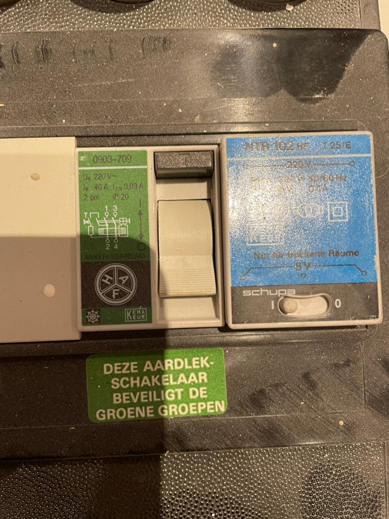 Aardlekschakelaars /groepenkast, Ophalen, Zo goed als nieuw