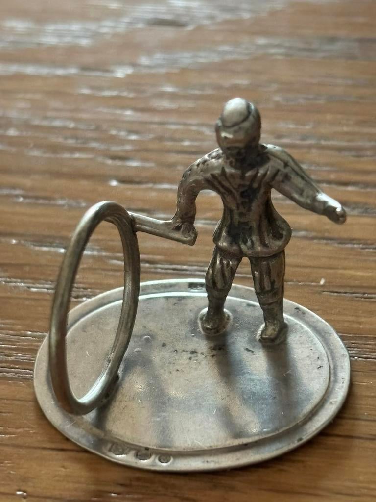 Zilveren miniatuur Kind met hoepel, Antiek en Kunst, Verzenden