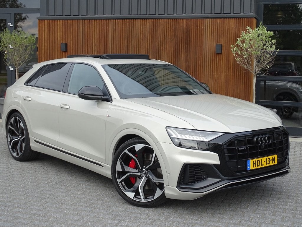 Audi Q8 60 TFSIe 462PK Quattro S-line / Massage / B&O / Audi, Auto's, Automaat, Dealer onderhouden, 14 kWh, Gebruikt