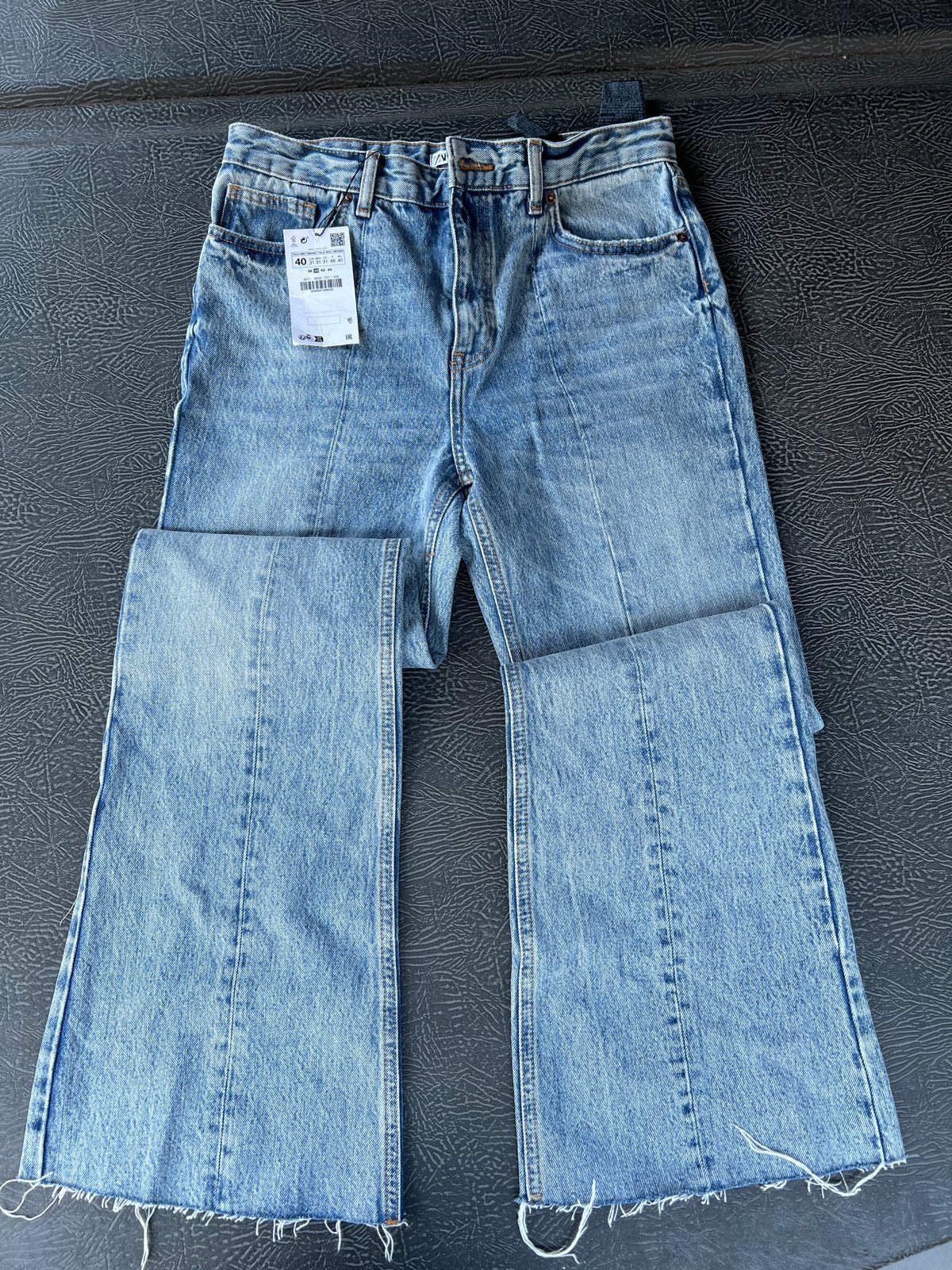 Zara flared jeans maat 40 - Nieuw met kaartjes, Ophalen of Verzenden, Nieuw, Blauw, W30 - W32 (confectie 38/40)