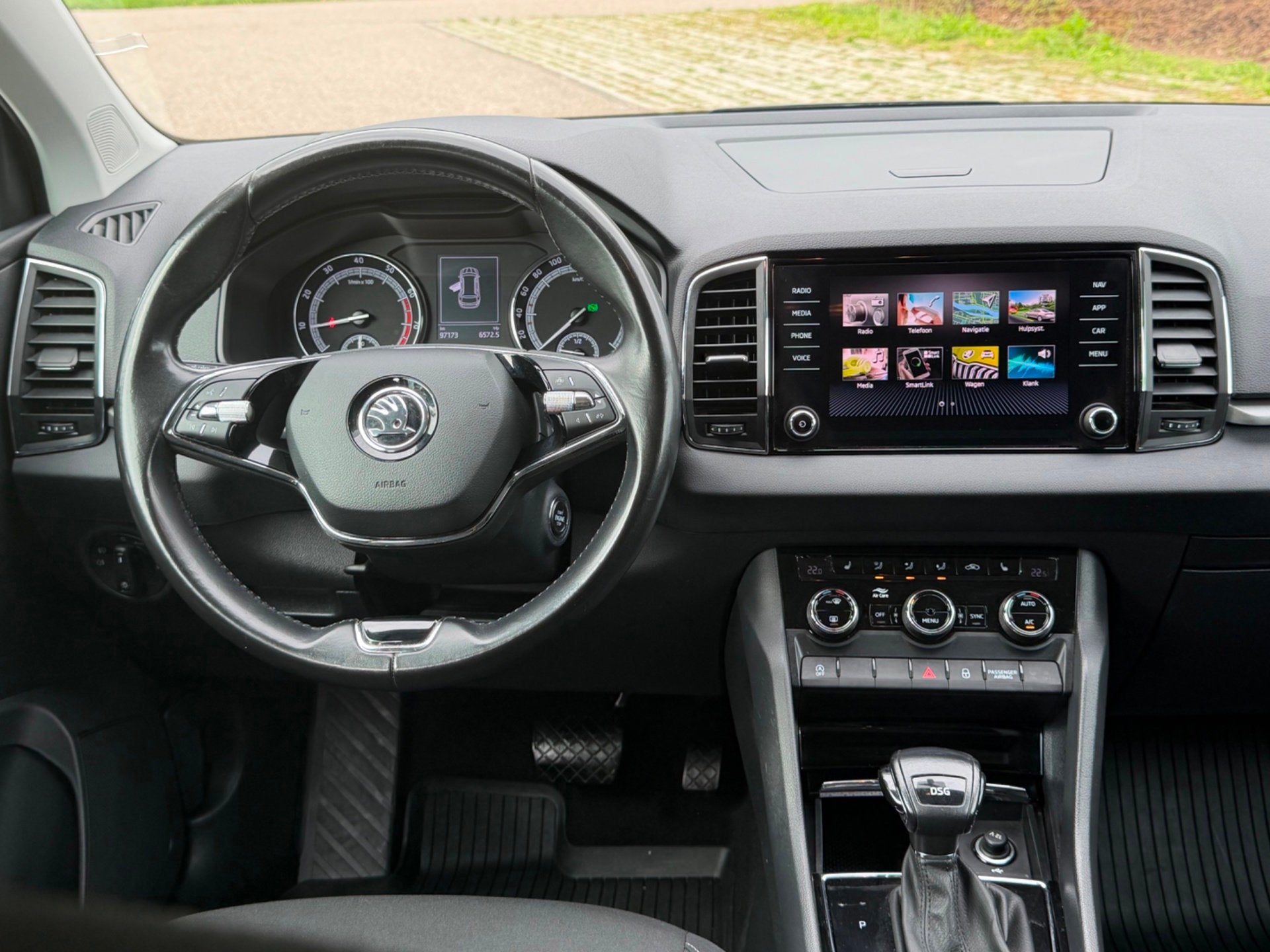 Skoda Karoq 1.5 TSI ACT Business Edition, trekhaak, stoelver, Auto's, Skoda, 4 cilinders, Karoq, Bedrijf, SUV of Terreinwagen