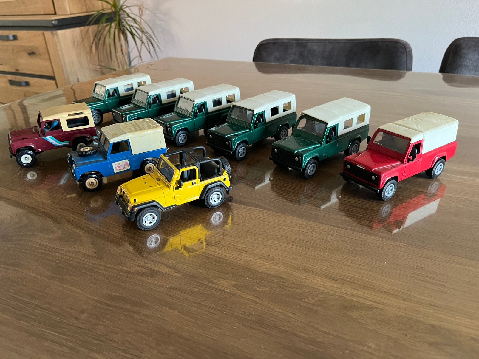 Partij 9 stuks Land Rover Defender Siku en Britains Jeep, Ophalen of Verzenden, Zo goed als nieuw, Auto, Overige merken