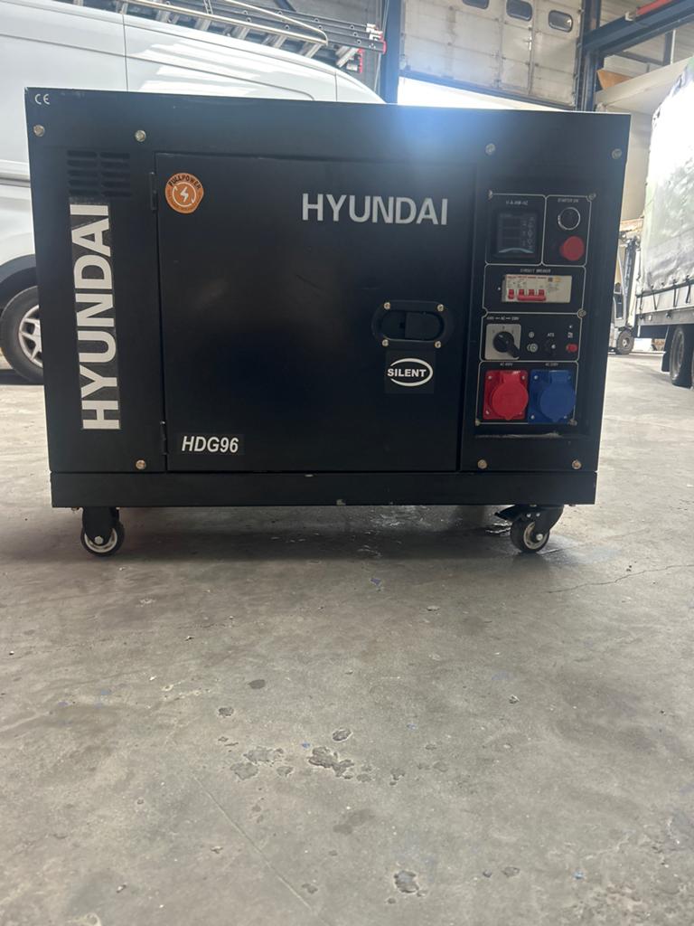 Onderdelen!! Hyundai HDG96 Diesel Aggregaat, Ophalen, Gebruikt, Elektrisch startend, Dieselolie