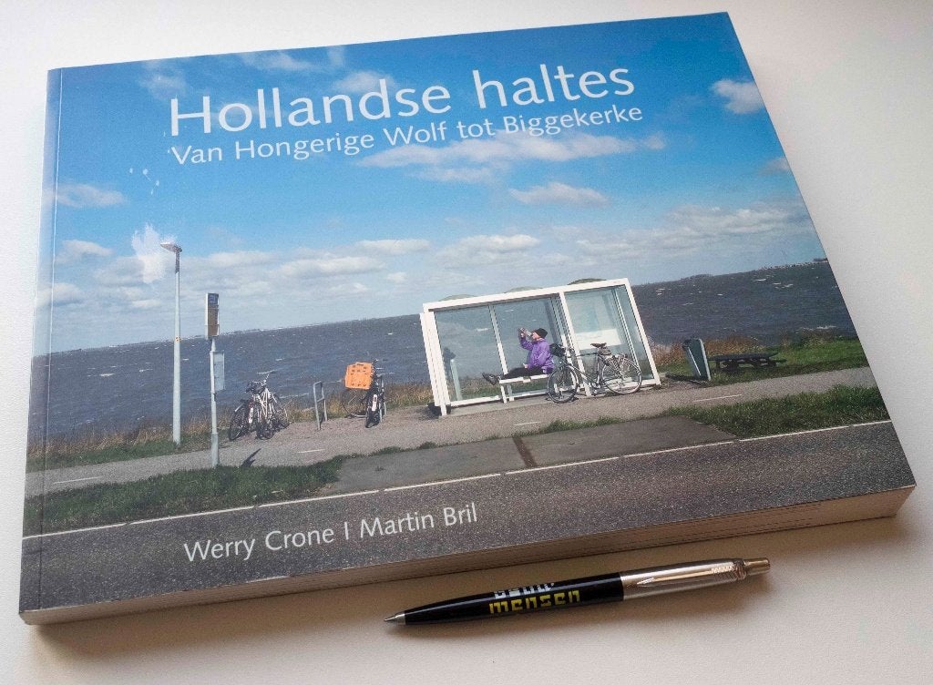 Hollandse haltes | Werry Crone en Martin Bril | HannaBoek, Ophalen of Verzenden, Gelezen, Fotografen