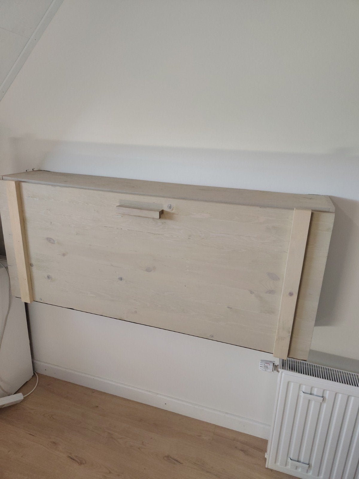 Opklapbaar wandbureau van hout, Ophalen, Opbergruimte, Gebruikt, Hout