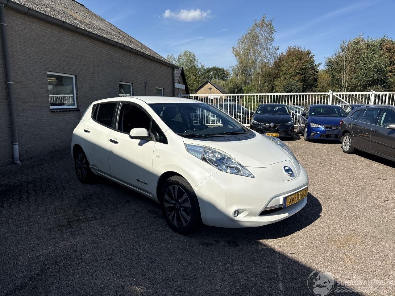 Nissan Leaf Base 24kWh (bj 2013, automaat), Auto diversen, Automaat, Wit, Elektrisch, Germany@nissan-services.eu