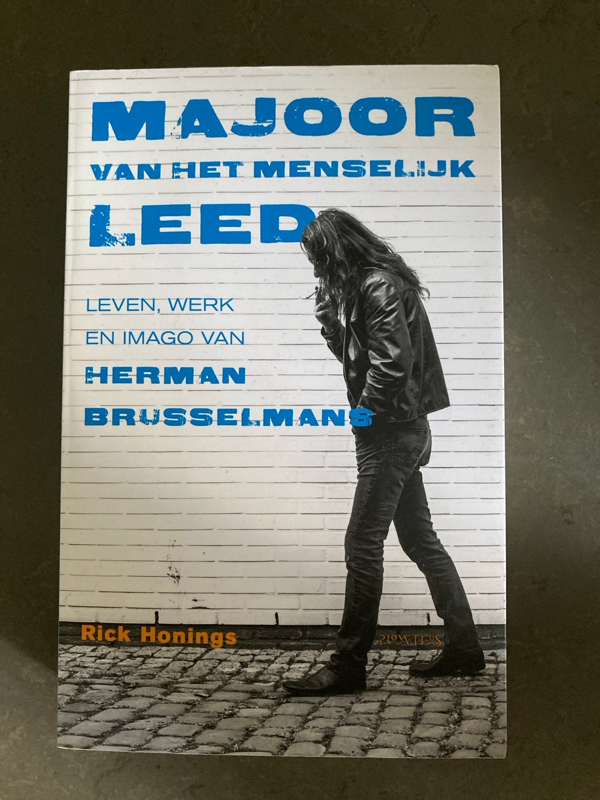 Majoor van het Menselijk Leed - Herman Brusselmans biografie, Boeken, Ophalen of Verzenden, Zo goed als nieuw, Kunst en Cultuur