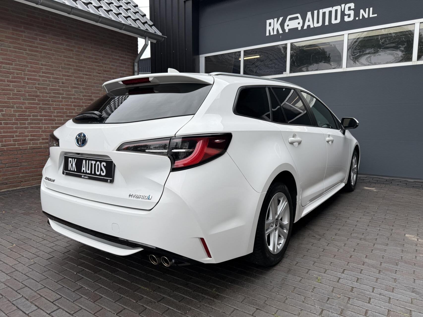 Foto 4 van Toyota Corolla Touring Sports 2.0 Hybrid Business / 184PK