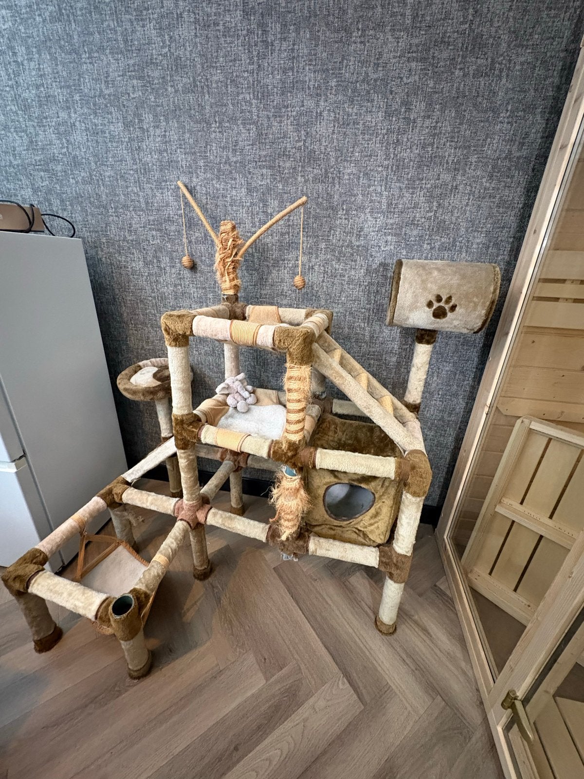 Modulaire kattenkrabpaal in slechte staat teab, Ophalen