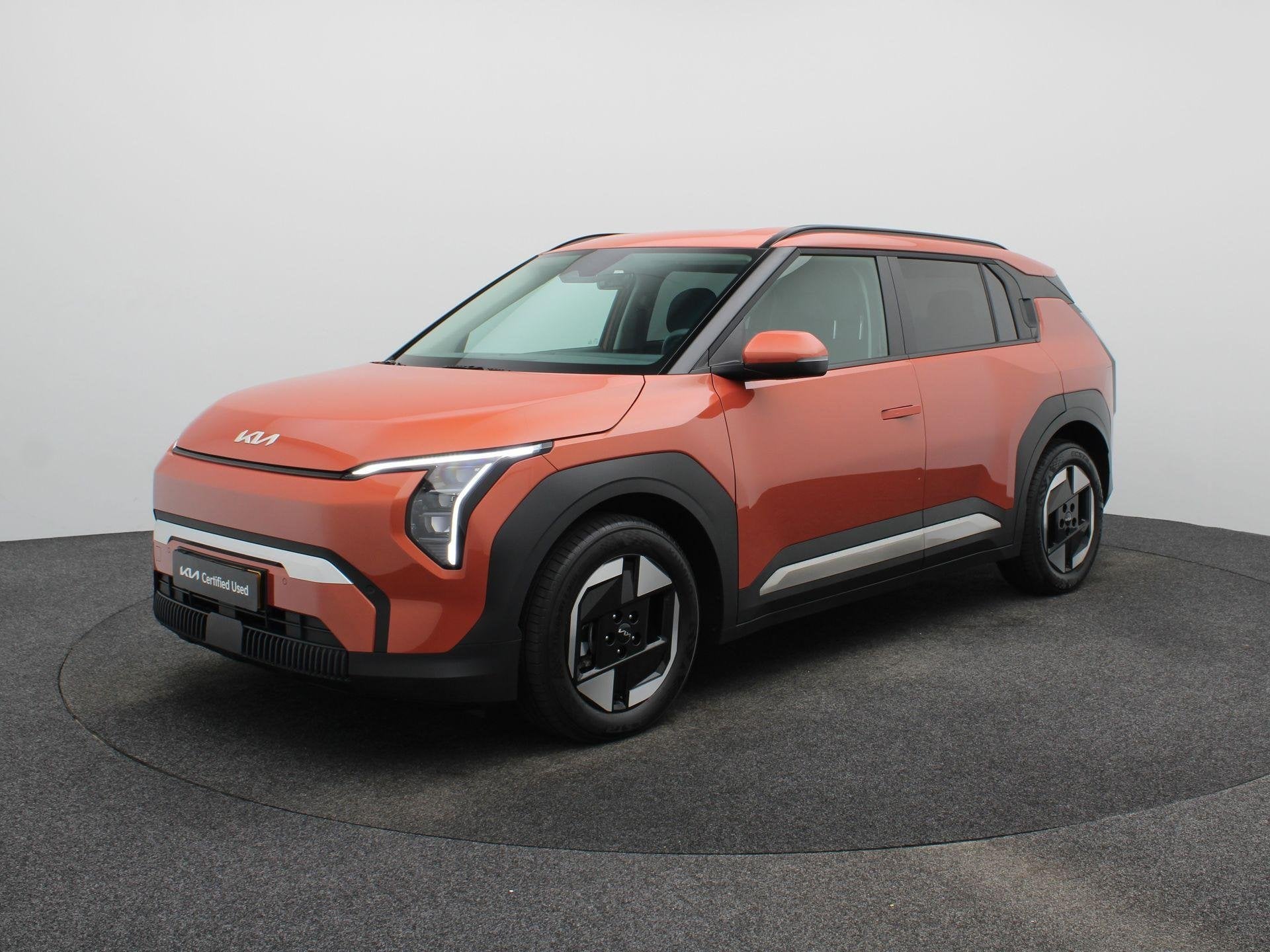 Kia EV3 Plus 58.3 kWh | Stoel en Stuur Verwaring | Navigatie, Auto's, Stof, Gebruikt, 204 pk, SUV of Terreinwagen