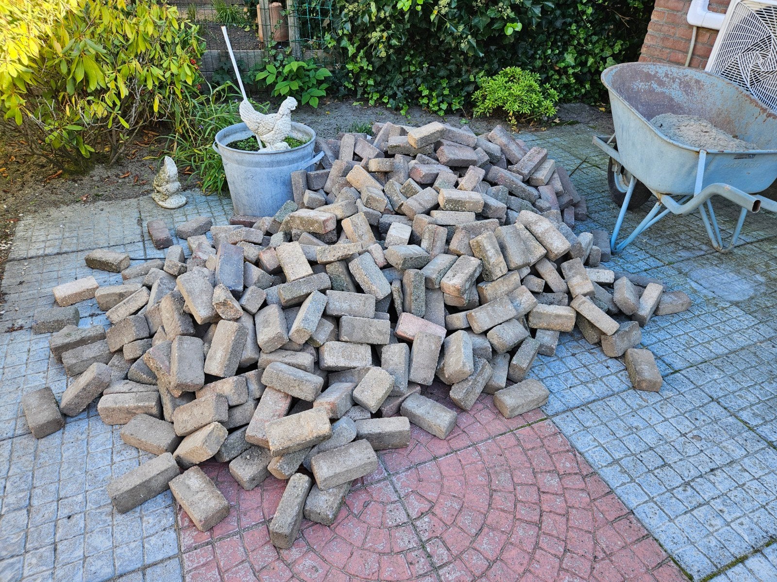 Gebruikte klinkers/waaltjes voor tuin of oprit, Tuin en Terras, Ophalen, Gebruikt, Klinkers, 10 m² of meer