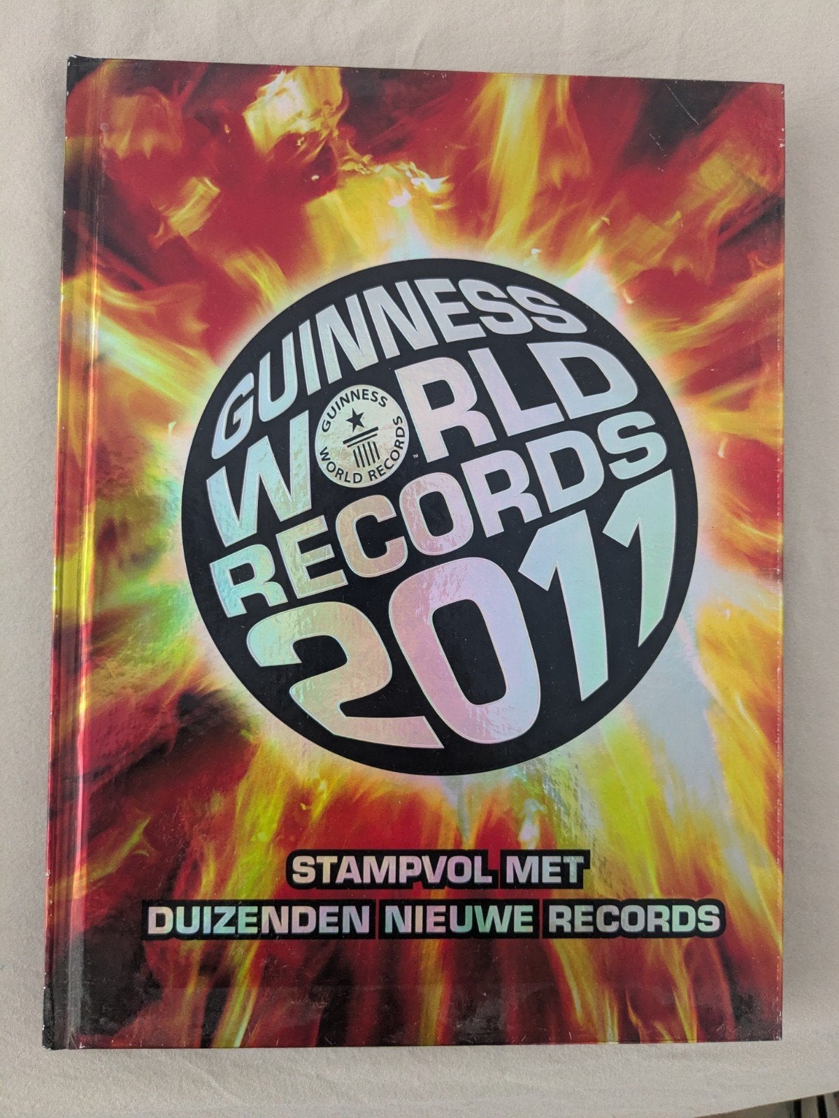 Guinness World Records 2011 - Stampvol Nieuwe Records, Boeken, Ophalen of Verzenden, Zo goed als nieuw, Overige onderwerpen, Los deel