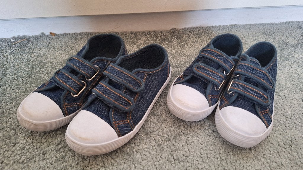 Kind: Victory gymschoenen maat 27 en 29, Ophalen of Verzenden, Zo goed als nieuw, Jongen of Meisje, Sportschoenen