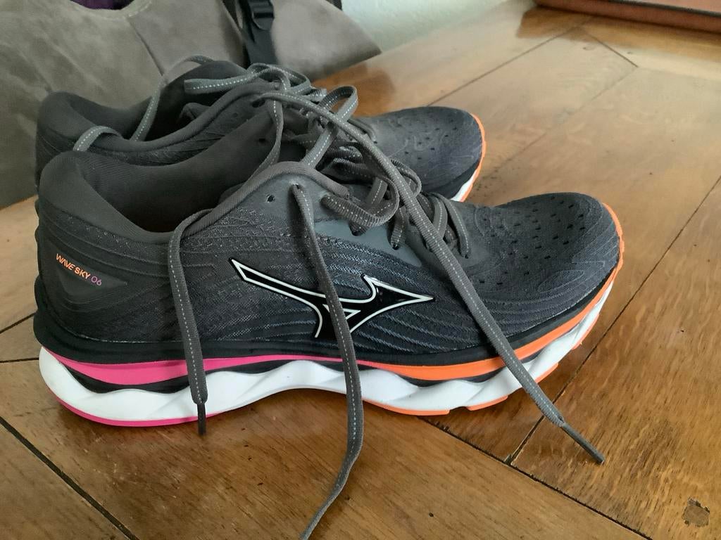 Mizuno Wave Sky 6 dames hardloopschoen maat 38, Ophalen of Verzenden, Gedragen, Grijs, Sportschoenen
