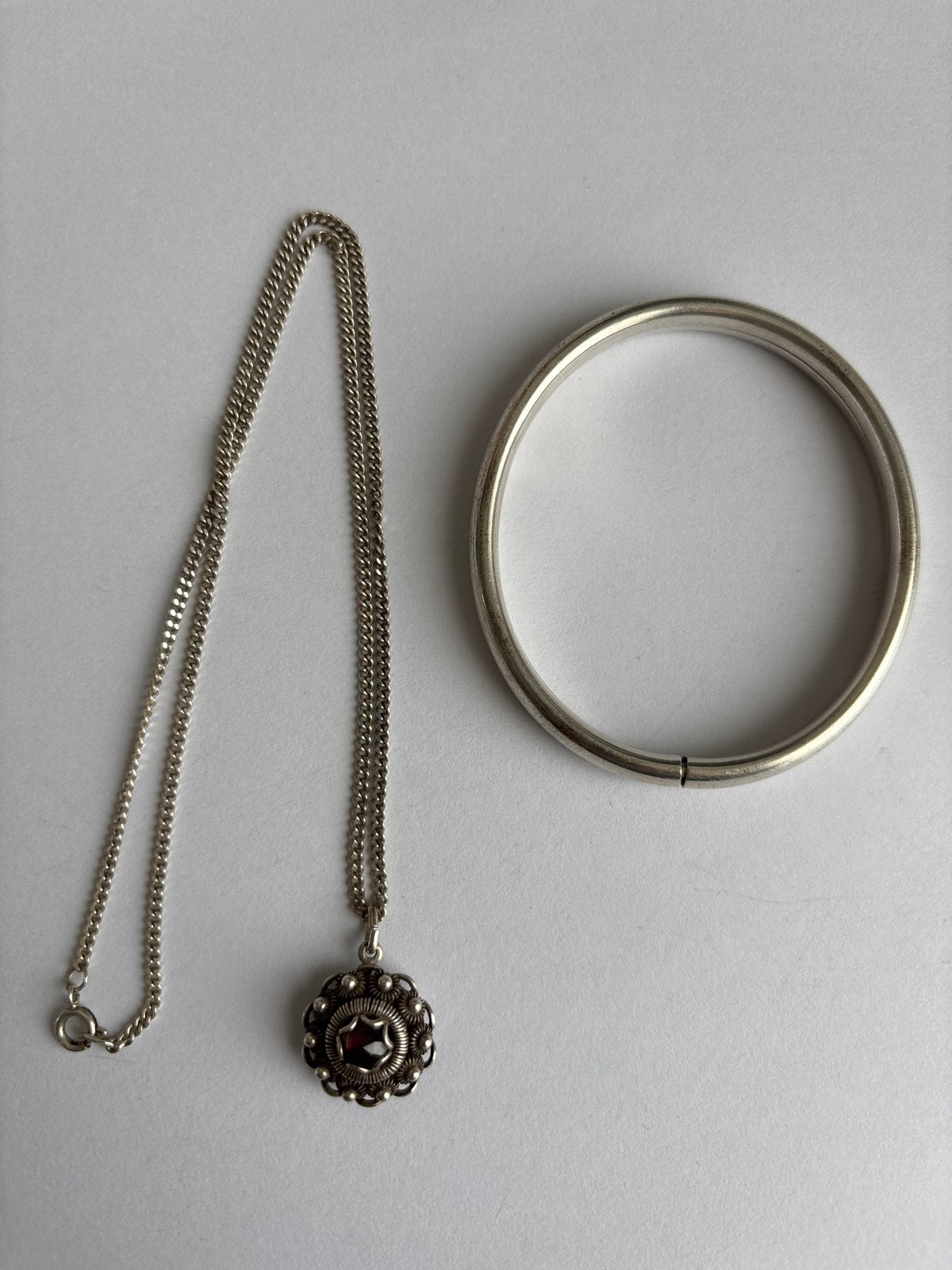 925 Zilveren granaat hanger zeeuwse knop en slavenarmband, Sieraden, Tassen en Uiterlijk, Ophalen of Verzenden, Zilver, Met edelsteen