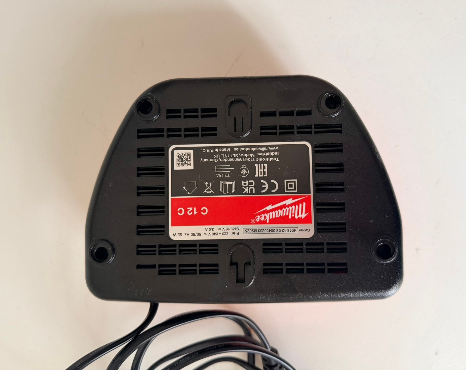 Milwaukee C12 C M12 12V Li-Ion acculader, Ophalen of Verzenden, Zo goed als nieuw