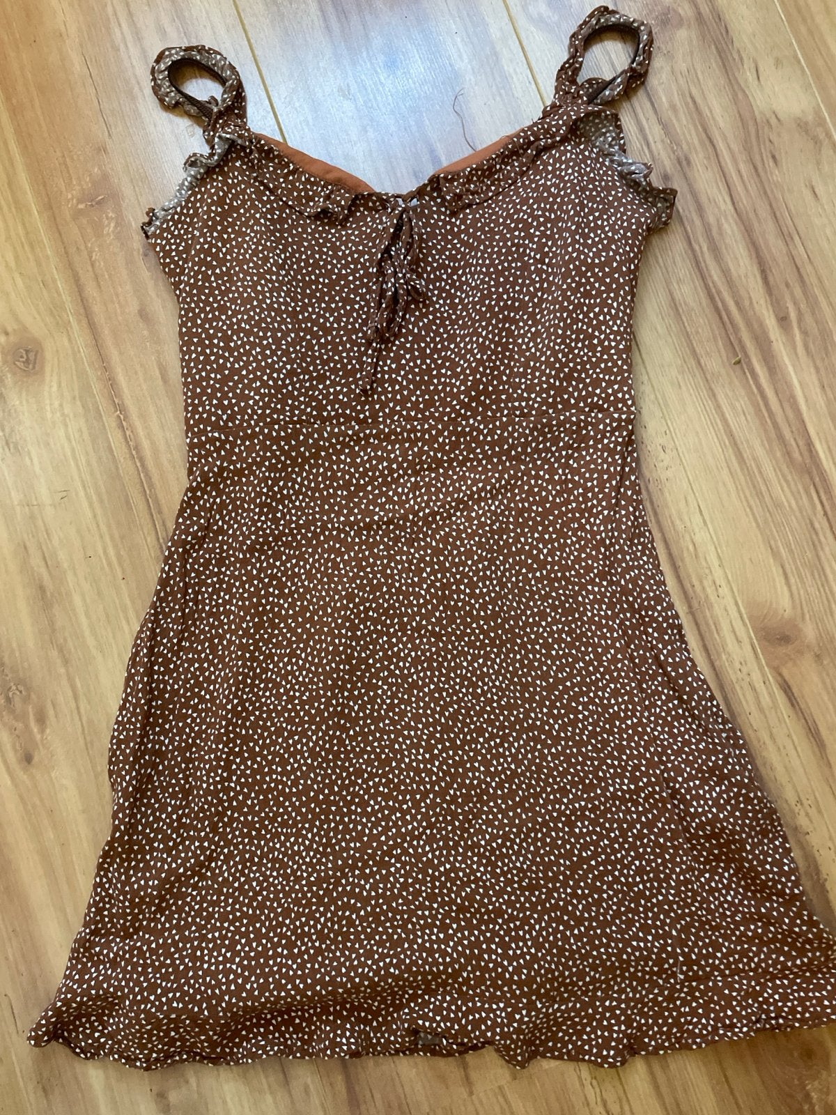 Pull & Bear zomerjurkje bruin met witte stippen, Kleding | Dames, Jurken, Maat 38/40 (M), Bruin, Ophalen of Verzenden, Zo goed als nieuw