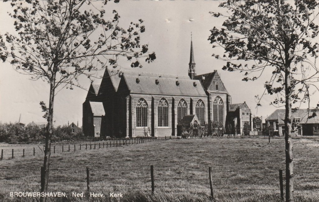 BROUWERSHAVEN Ned. Herv. Kerk, Verzenden, 1960 tot 1980, Gelopen, Zeeland