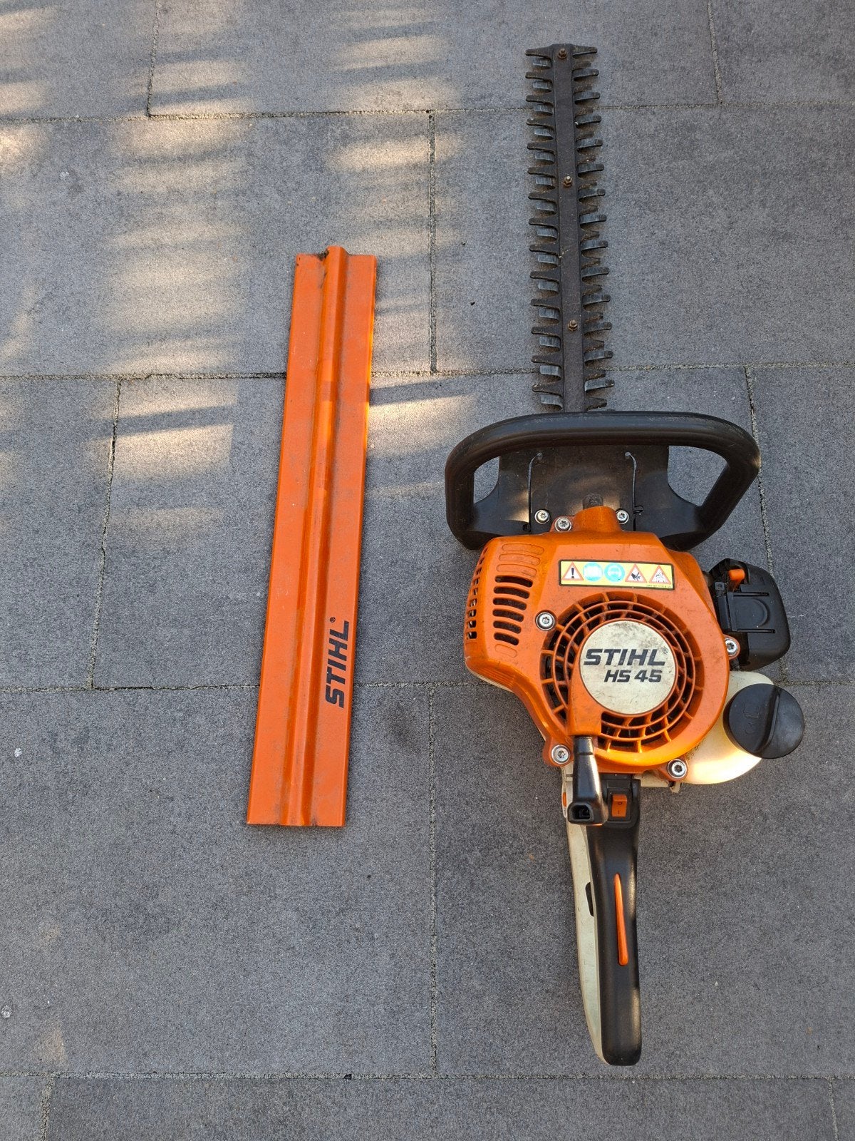 Stihl HS 45, Ophalen, Benzine