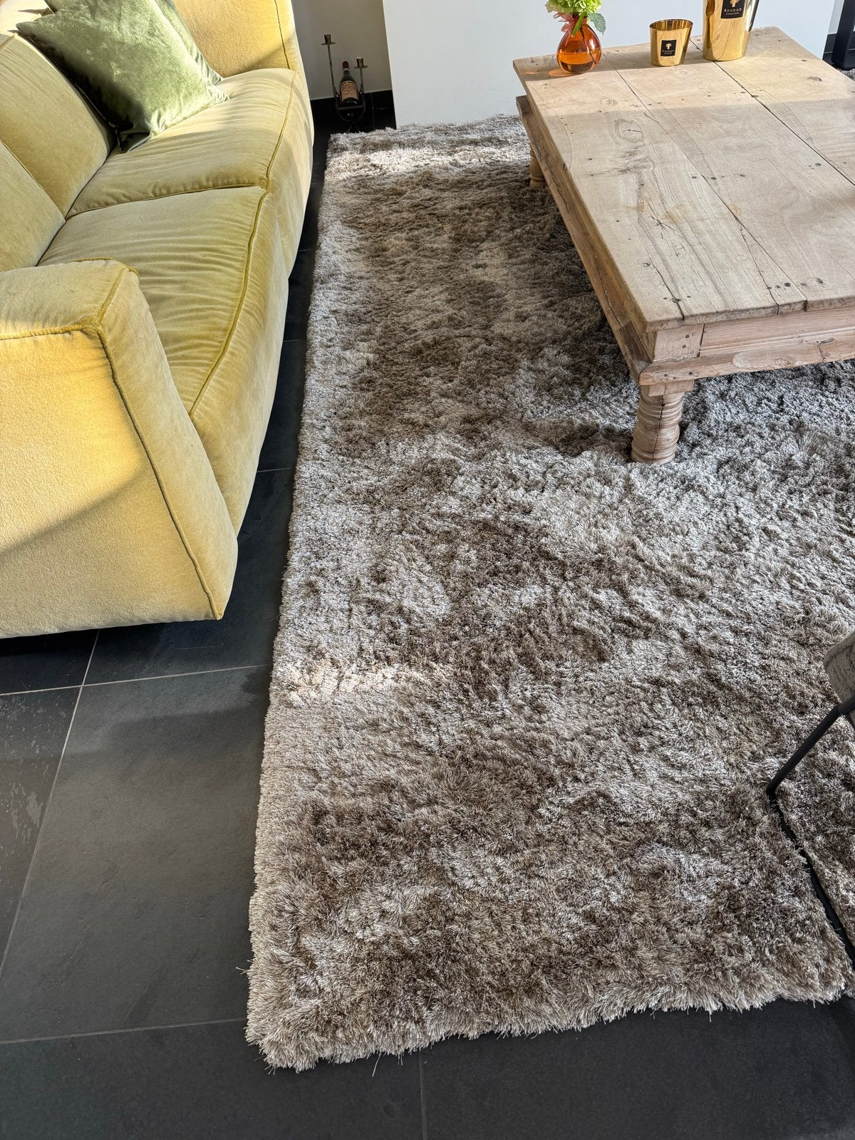 Hoogpolig tapijt - Taupe/ beuge - Zacht en comfortabel, Ophalen, Gebruikt, 200 cm of meer, 200 cm of meer