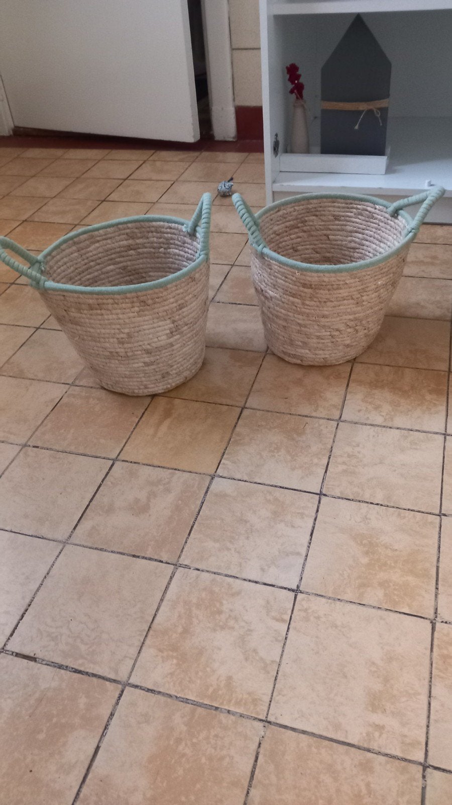 2 rieten mandjes met mintgroene rand, Ophalen, Gebruikt, Mand, Rond