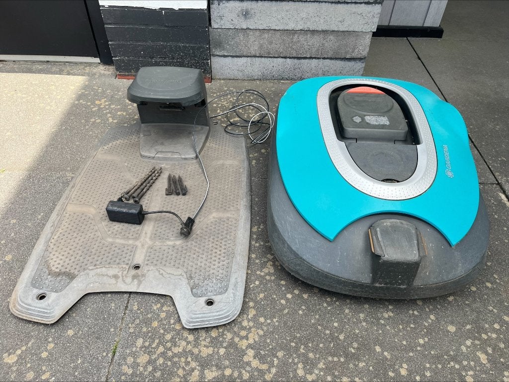 GARDENA SILENO R100Li robotmaaier – voor gazons tot 1.000 m², Ophalen, Gebruikt, 20 tot 25 cm, Gardena