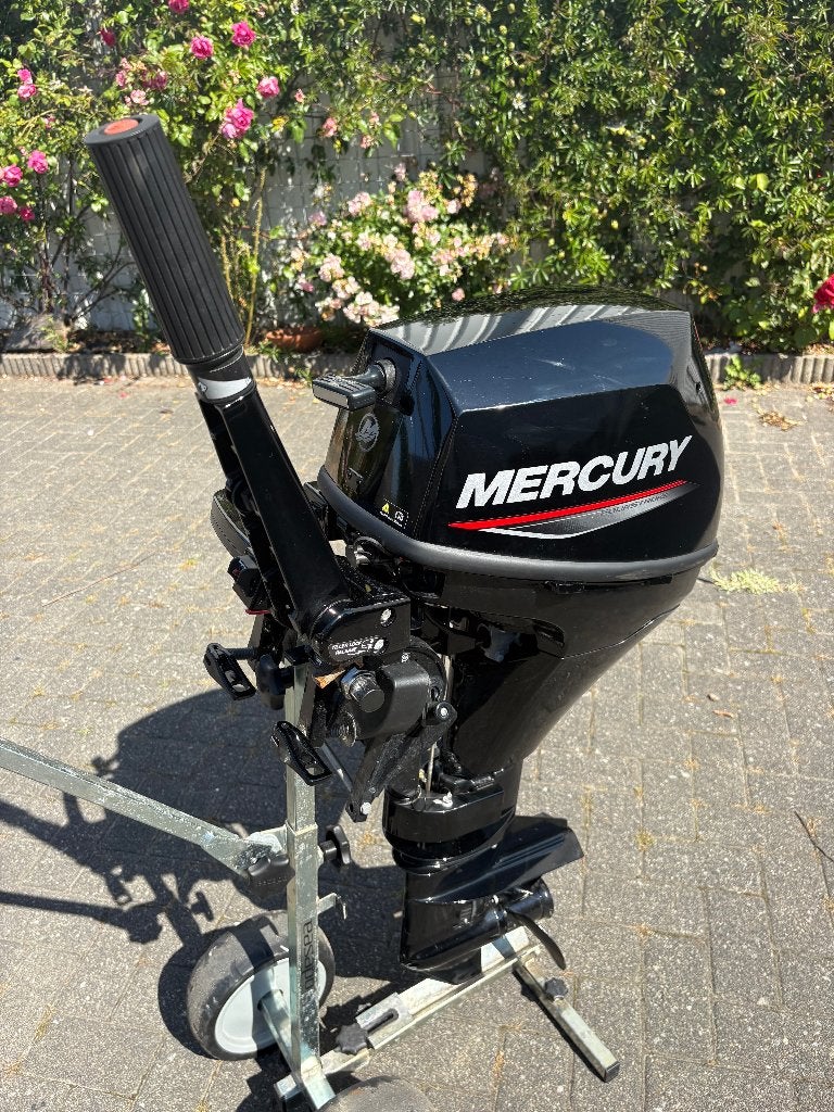 Mercury 8 PK Buitenboordmotor met 12L Benzinetank, Ophalen, 5 tot 10 pk, Viertaktmotor, Zo goed als nieuw