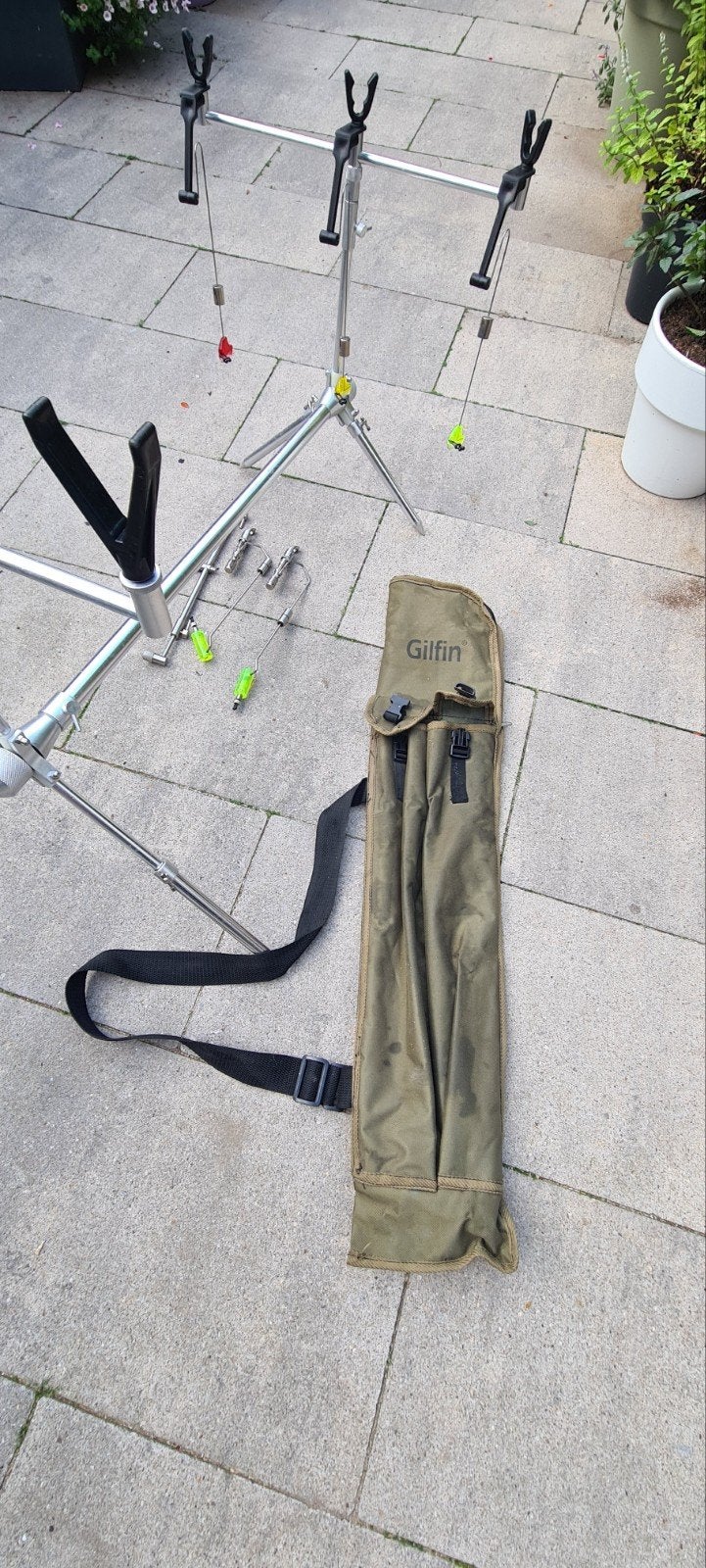 Gilfin Rodpod met draagtas en accessoires, Watersport en Boten, Verzenden, Gebruikt, Overige typen