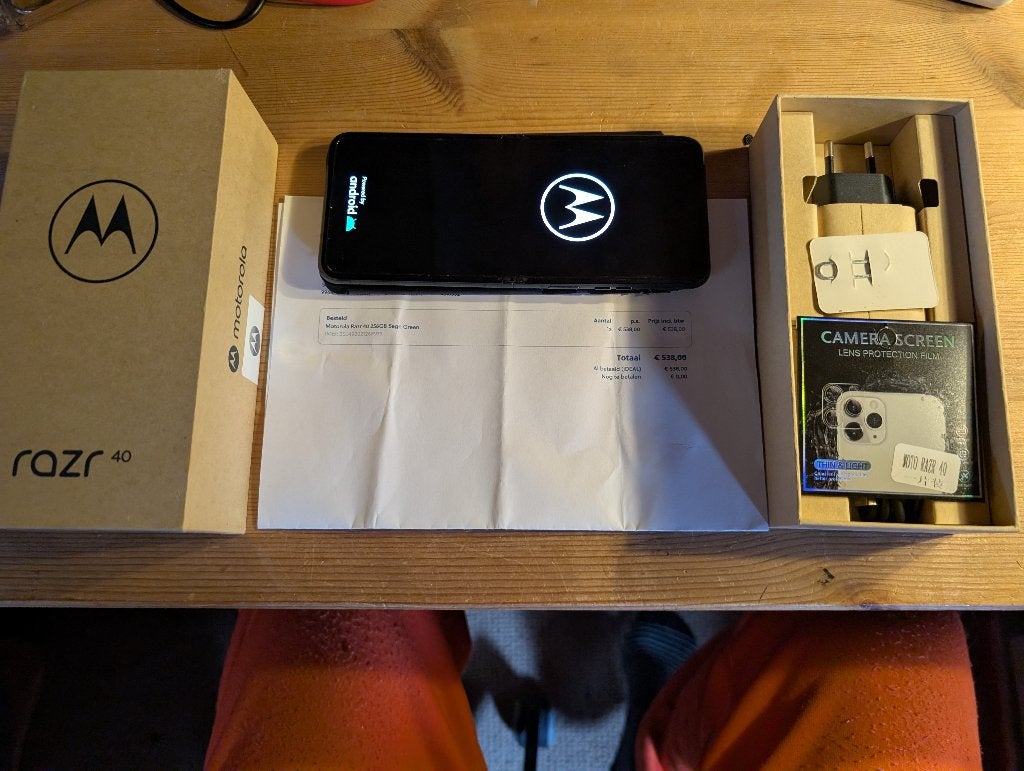 Razr 40 Motorola, Inklapmodel, Ophalen of Verzenden, Zo goed als nieuw, Zonder simlock
