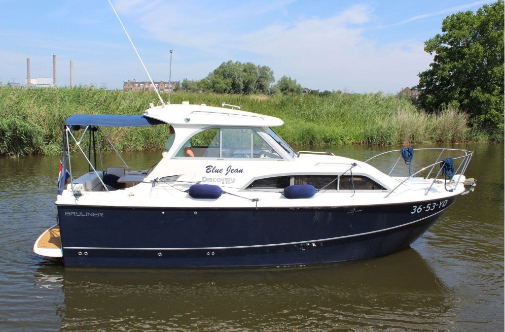 Bayliner Discovery 246 | 2007 | Zeer goed onderhouden, Walstroom, Niet ingevuld, 99 cm, Bayliner