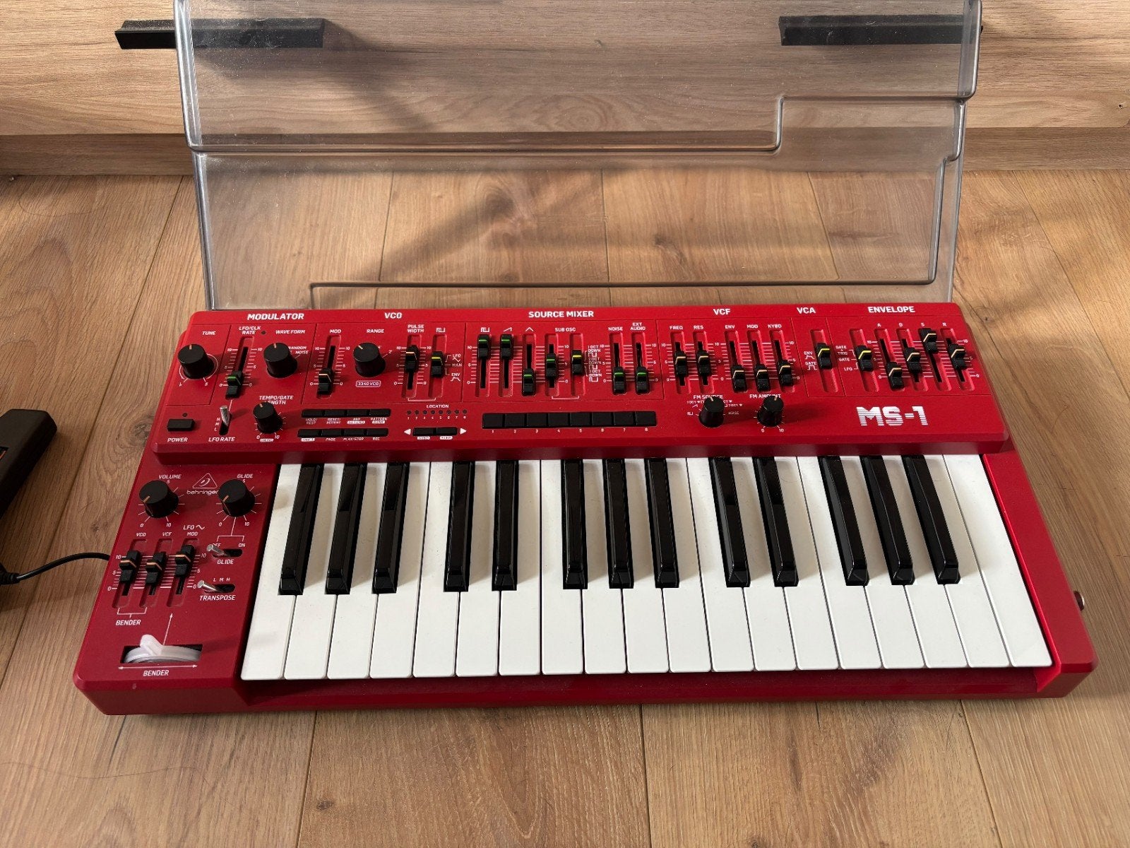 Behringer MS-1 Rood, Muziek en Instrumenten, Ophalen of Verzenden, Zo goed als nieuw, Overige merken