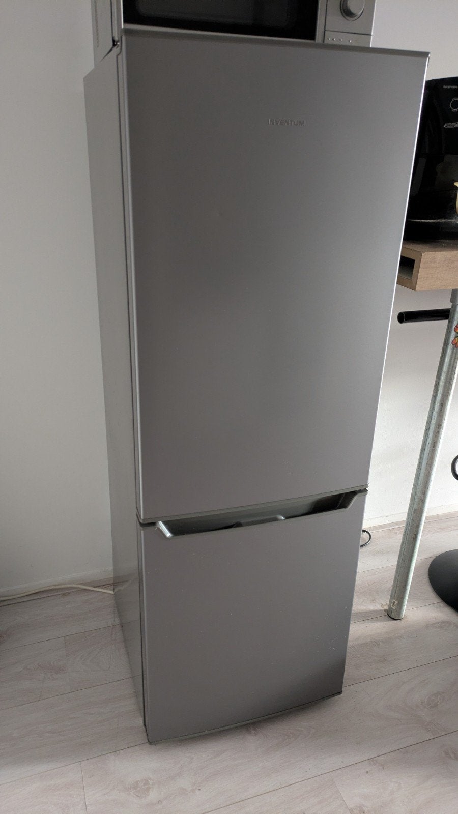 Inventum koel-vriescombinatie met beschadigd vriesvak, Ophalen, Gebruikt, 120 tot 140 cm, 200 liter of meer