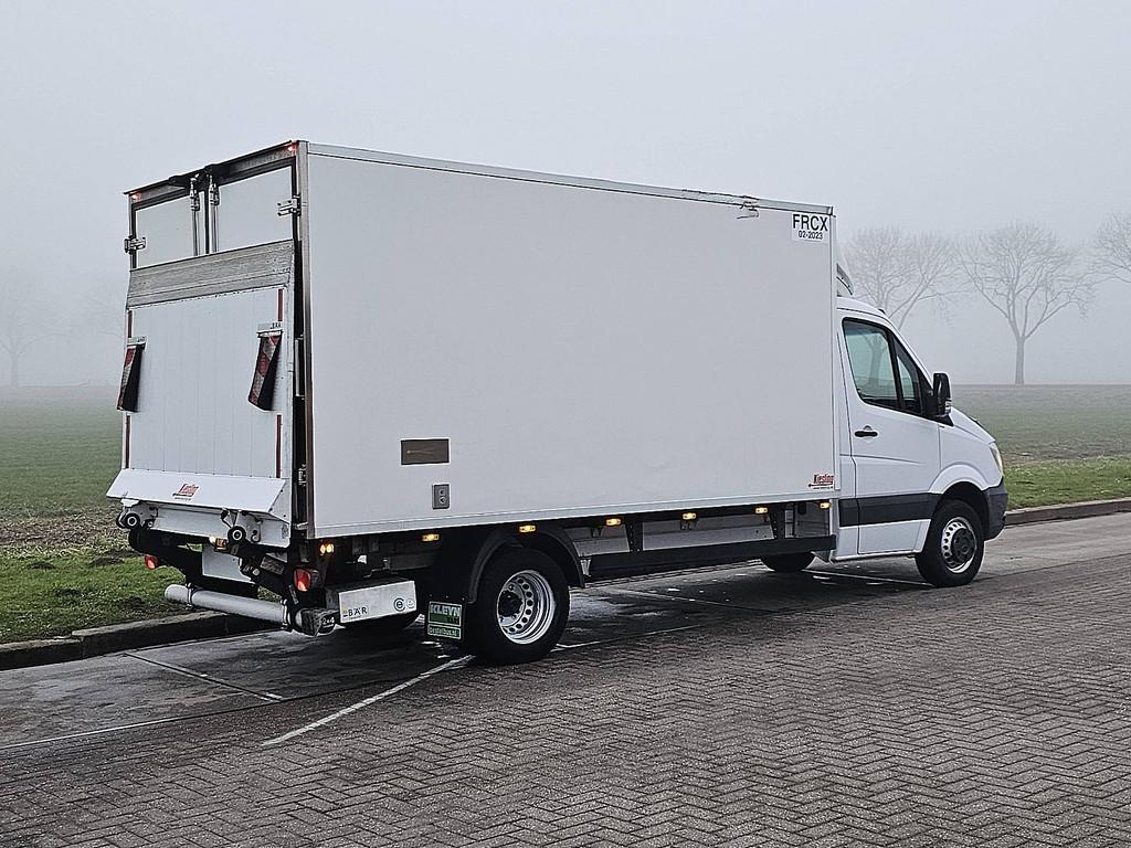 MERCEDES-BENZ SPRINTER 516 koelwagen laadklep!, Auto's, Bestelauto's, Euro 6, Mercedes-Benz, Bedrijf, 2 stoelen
