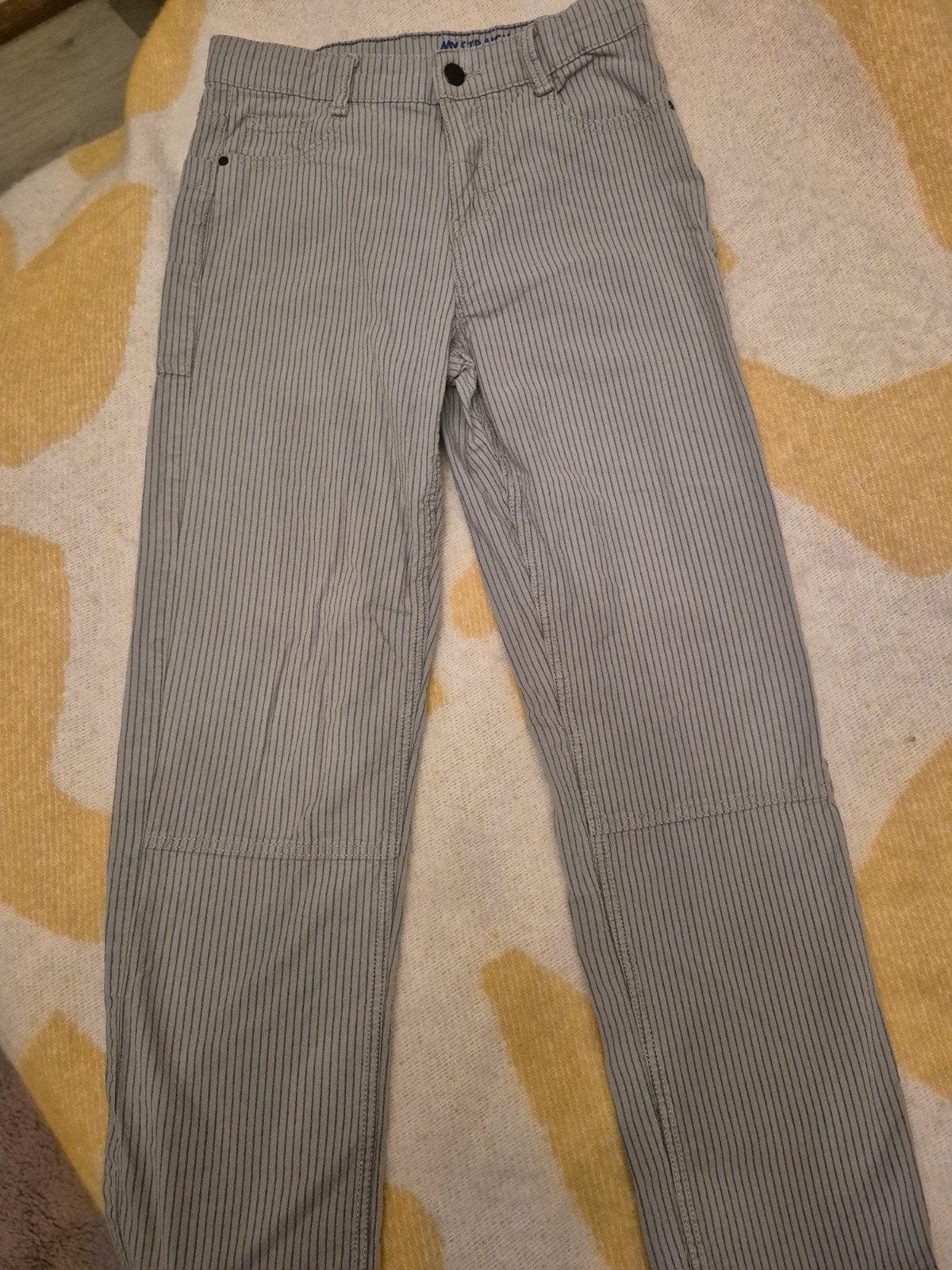 Hema Straight Fit Broek Maat 158 Licht Groen/Kaki, Kinderen en Baby's, Kinderkleding | Maat 158, Broek, Gebruikt, Jongen of Meisje