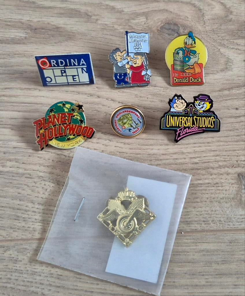 Pins - o.a. Olympische Spelen / Universal Studios, Verzamelen, Speldjes, Pins en Buttons, Ophalen of Verzenden, Zo goed als nieuw