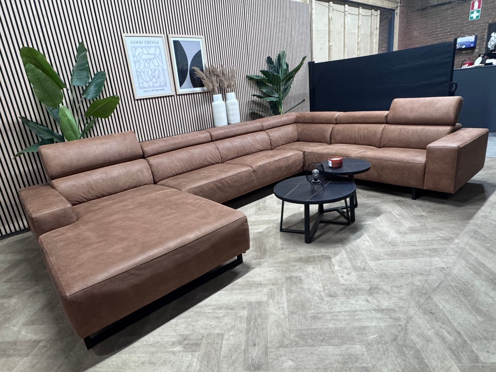 ZGAN Woonsquare Richmond U-Bank / Hoekbank - Cognac - 395cm, Huis en Inrichting, Banken | Bankstellen, -, -, Hoekbank, 300 cm of meer