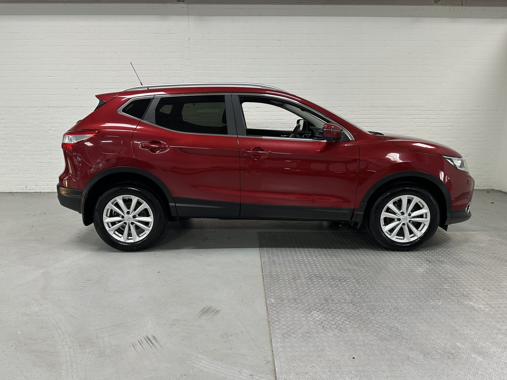 Nissan QASHQAI 1.2 Tekna CLIMA / CRUISE /360 CAMERA, Auto's, Gebruikt, 4 cilinders, Automatische klimaatregeling, Bedrijf
