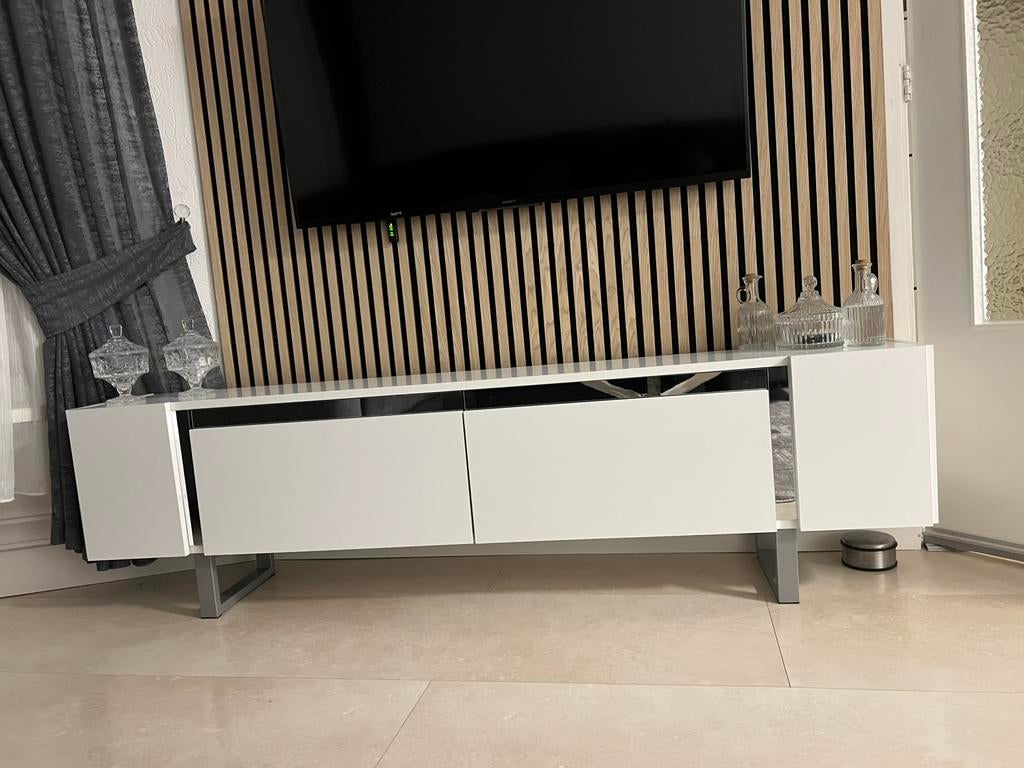 Tv meubel, Ophalen of Verzenden, Zo goed als nieuw, Radiator