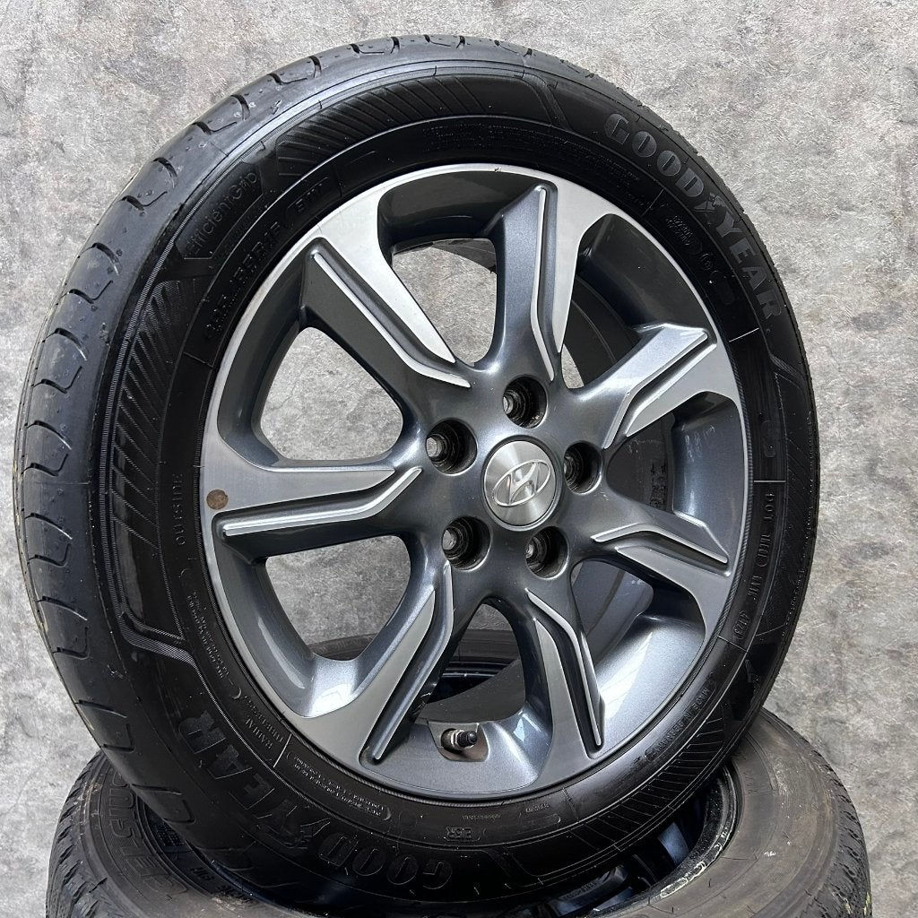 16 inch originele velgen + banden Hyundai IX20 52910-1K650, Gebruikt, 16 inch, Banden en Velgen, Hyundai