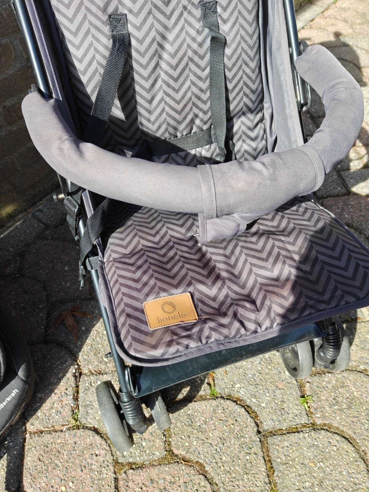 Lionelo kinderwagen/buggy - Grijs met zigzagpatroon, Ophalen, Gebruikt, Overige merken, Verstelbare rugleuning