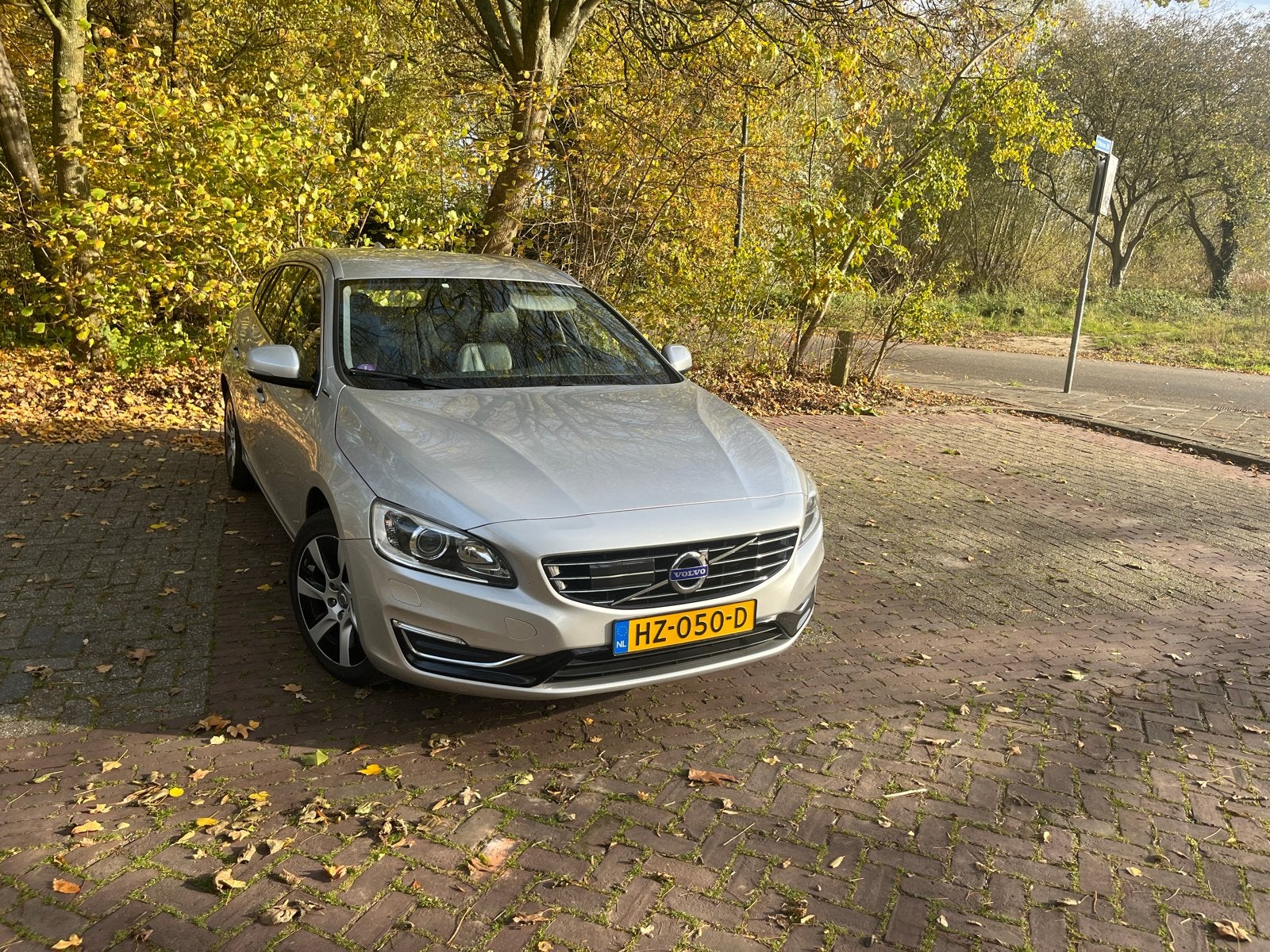 Volvo V60 D6 Plug-in Hybrid Diesel, Auto's, Volvo, Automaat, 1800 kg, Zwart, Vierwielaandrijving