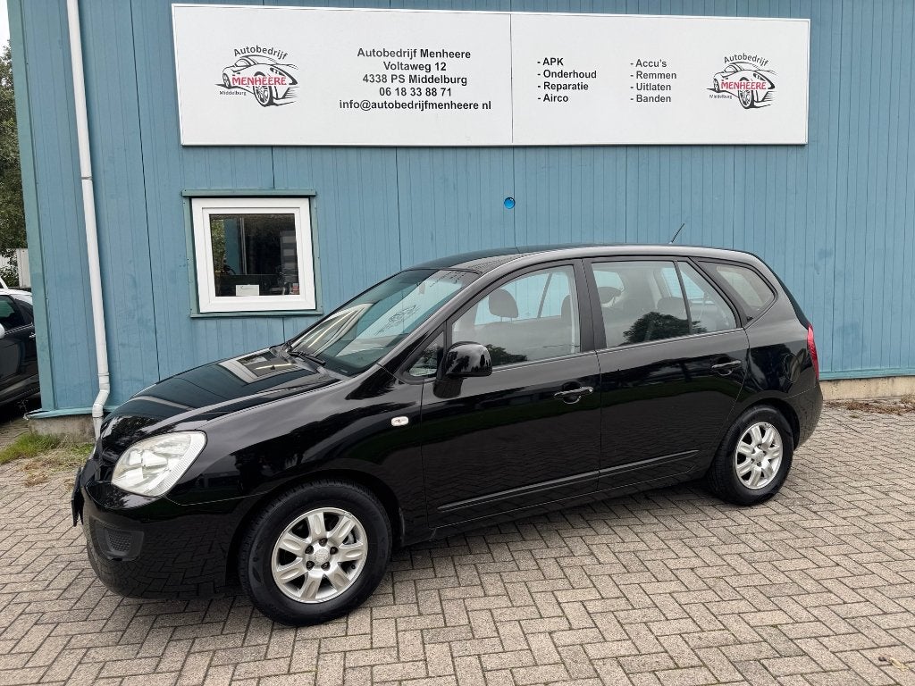 Kia Carens 2.0 Cvvt 2008 Zwart met leuke kilometerstand, Auto's, Voorwielaandrijving, 1998 cc, Stof, 4 cilinders