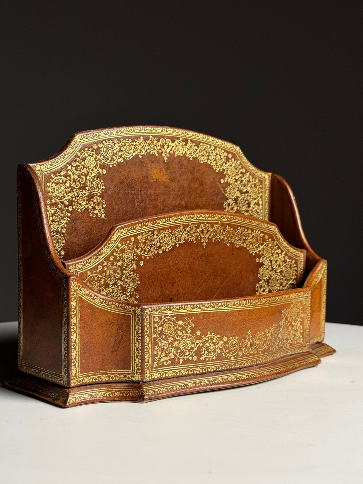 Lederen desk organizer 20e eeuw, Ophalen