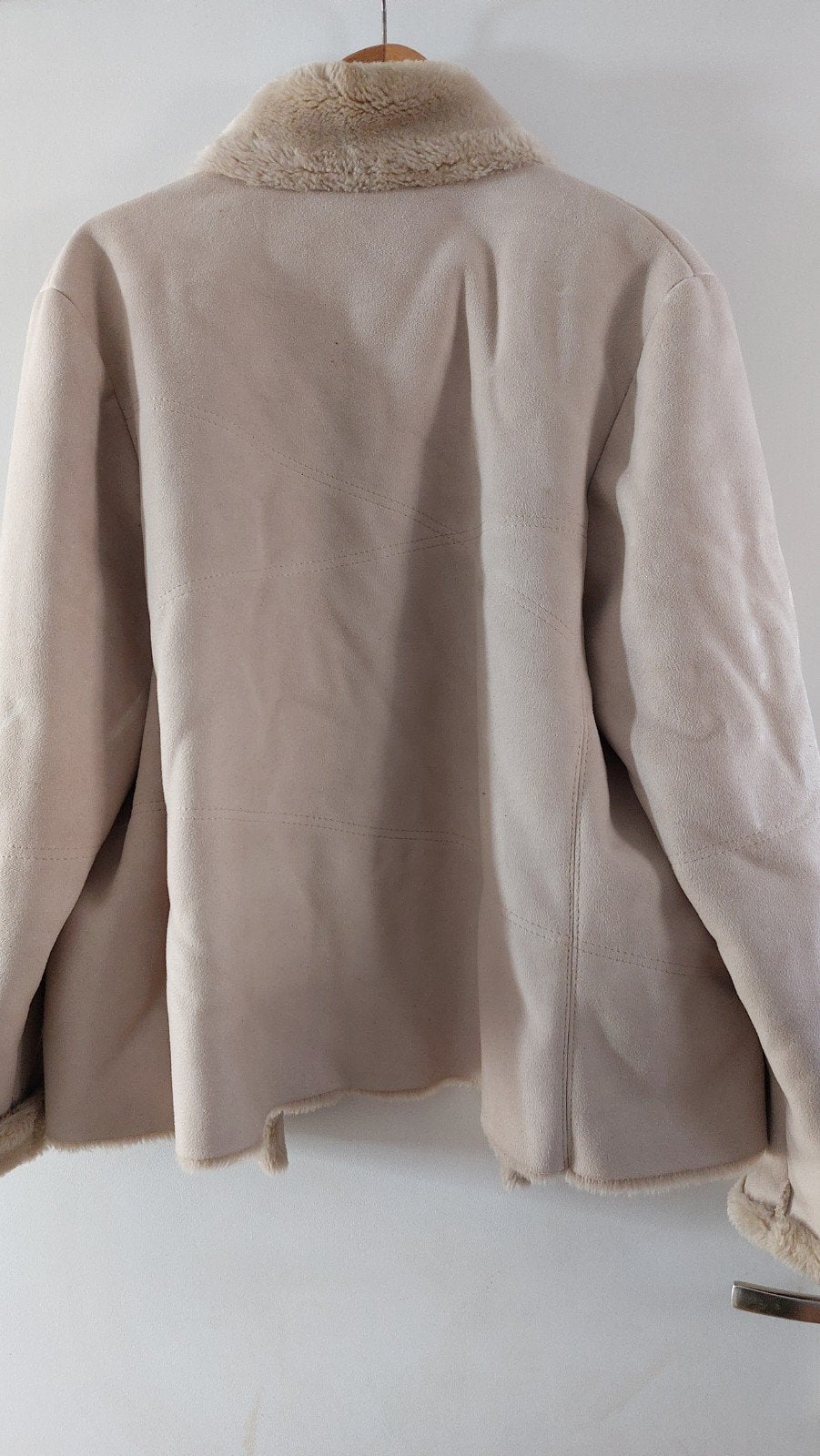 te koop crème jas mt 44, Ophalen of Verzenden, Zo goed als nieuw, Maat 42/44 (L), Beige