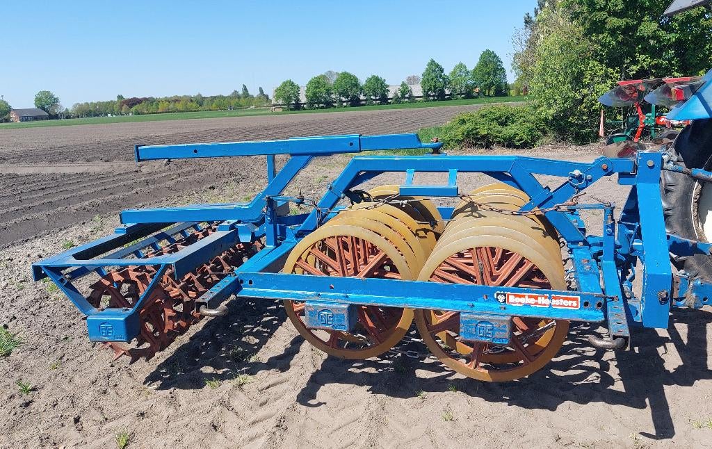 Vorenpakker met verkruimelrol, Ophalen, Akkerbouw, Grondbewerking