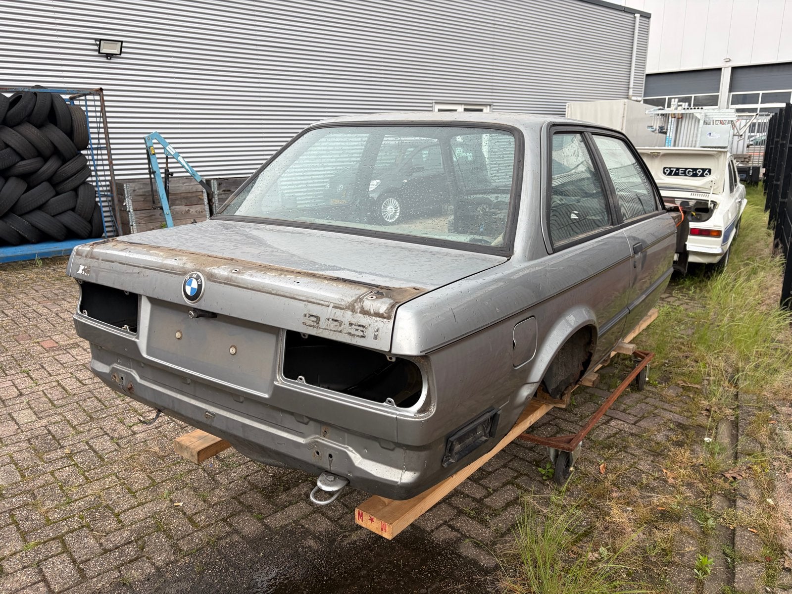 BMW 325i E30 Carrosserie type 1, Ophalen, Gebruikt, Voor, Spatbord