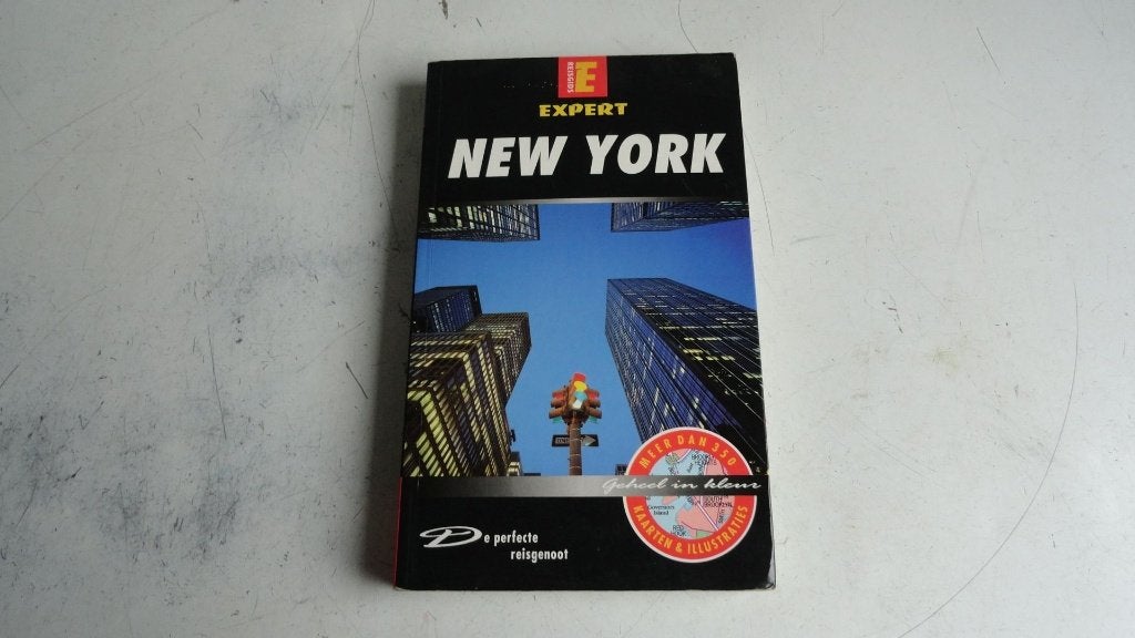 Reisgids New York Expert en Praag Capitool, Gelezen, Capitool, Ophalen of Verzenden, Reisgids of -boek