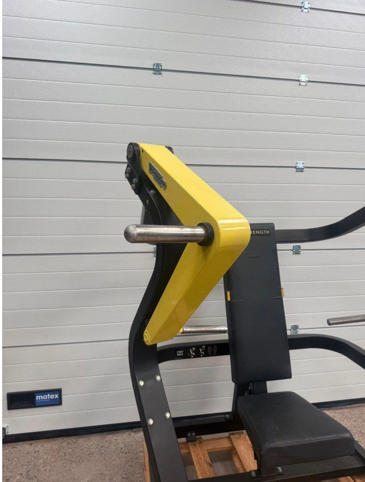 Technogym pure strength brustpresse / chestpress, Ophalen, Benen, Gebruikt, -