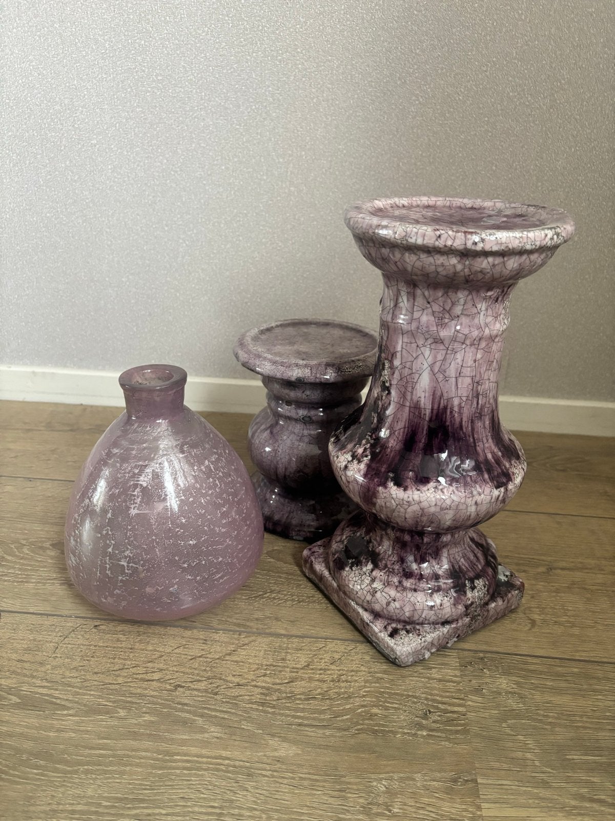 Set van 3 paarse vazen/kandelaars - Glas en Keramiek, Huis en Inrichting, Ophalen, Gebruikt, Met patroon/structuur, Paars